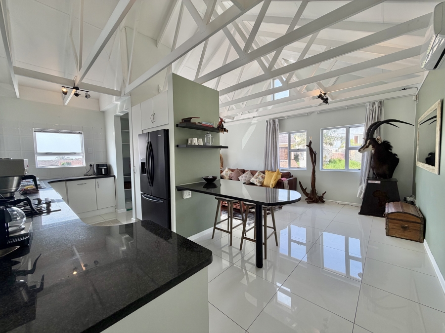 2 Bedroom Property for Sale in Wavecrest Eastern Cape